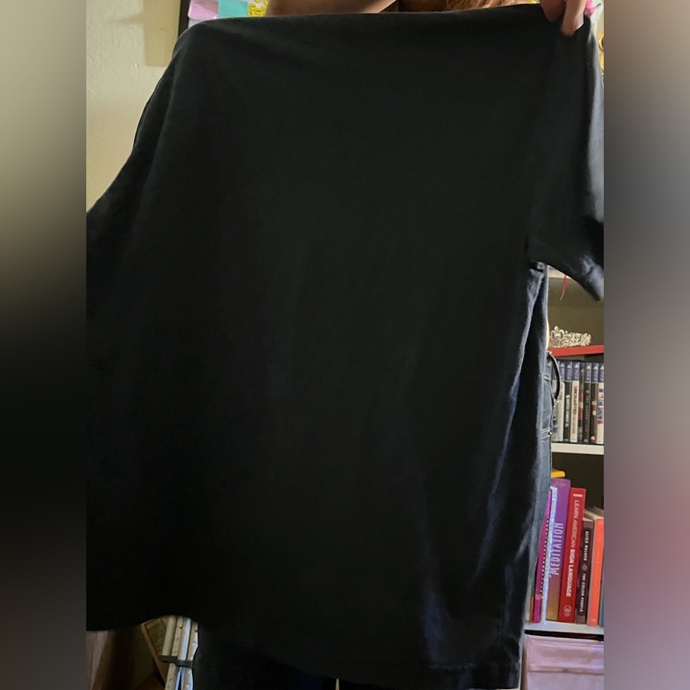 teal shirt